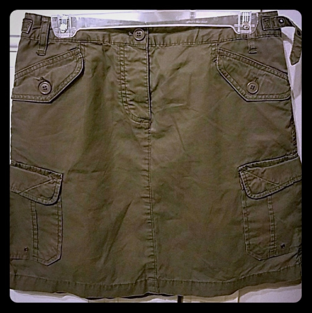 Cute camo green mini skirt